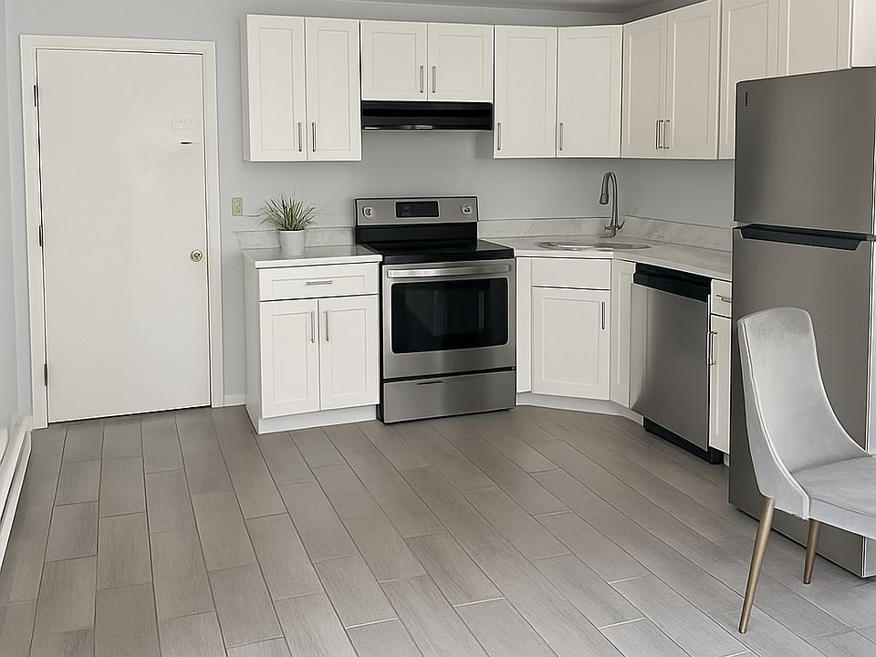 Unit 4: Kitchen - 1st view