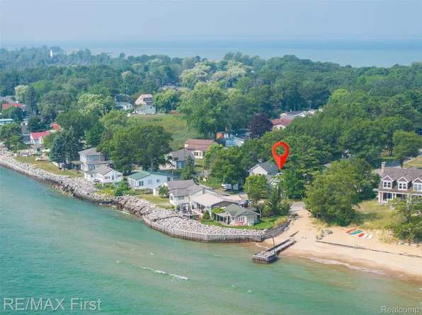 2076 North St, East Tawas, MI 48730