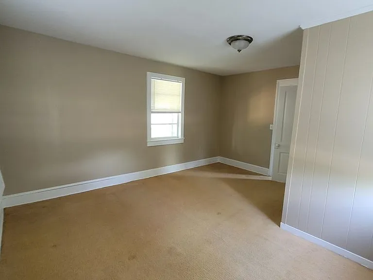 2105 College St — Photo 13