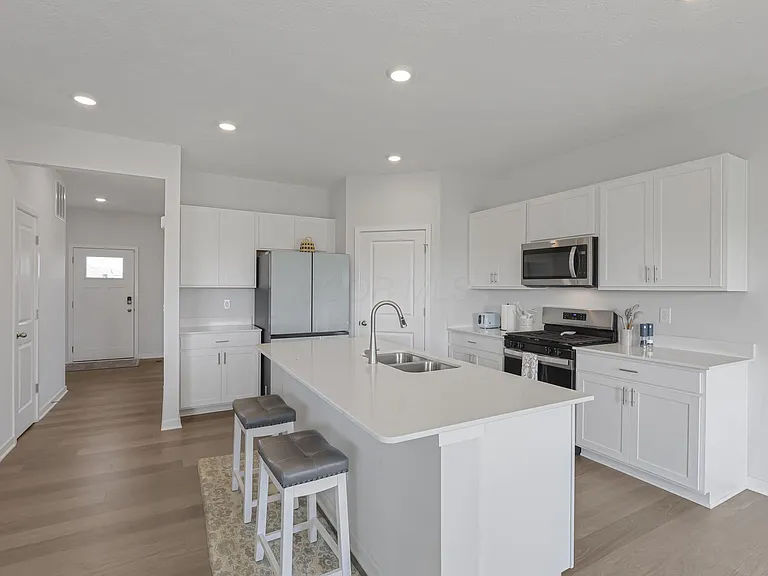 758 Leslie Dr — Photo 15