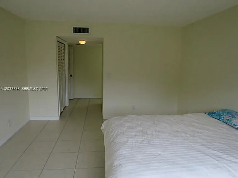 205 Lakeview Dr #202 — Photo 15