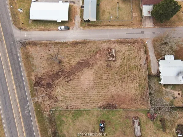 702 W Us Highway 79, Franklin, TX 77856