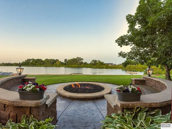 6601 Fern Lake Cir, Valley, NE 68064