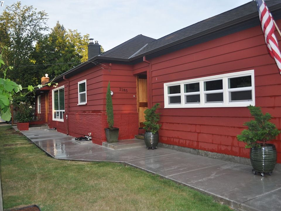 1st image of 2185 Willamette Falls Dr