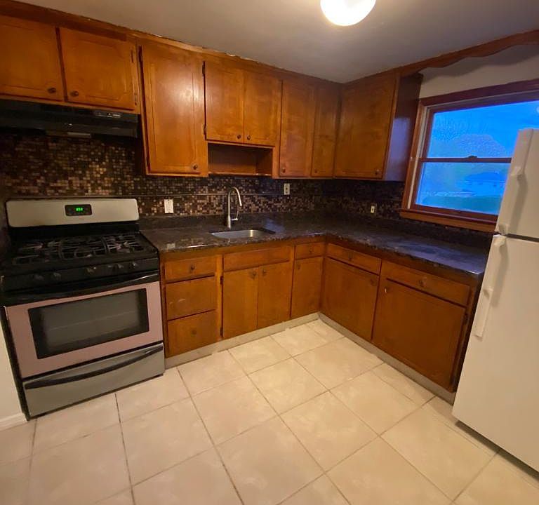 1st image of 15 New York Ave #2