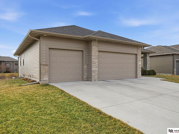 3rd image of 1717 W Big Sky Rd