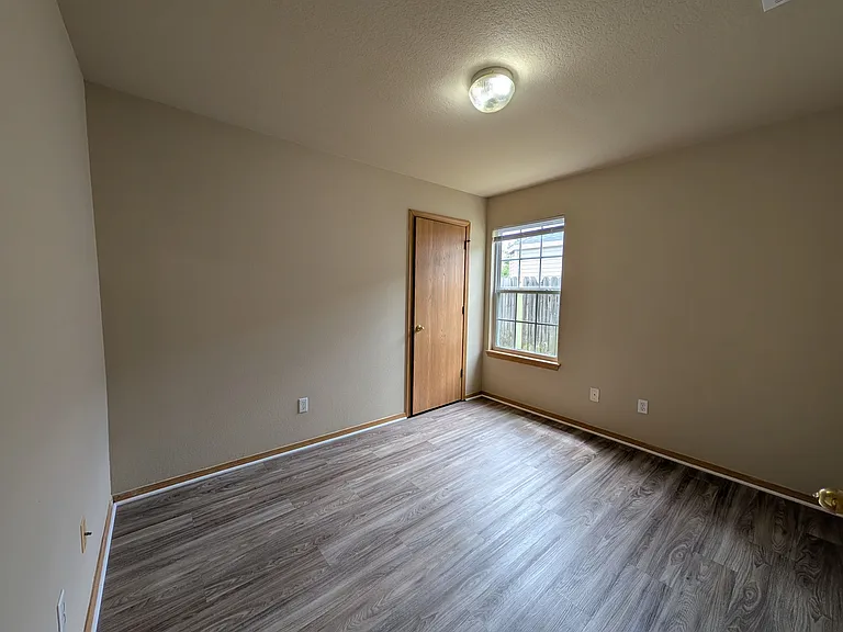 605 Cedar Brook Ct — Photo 8
