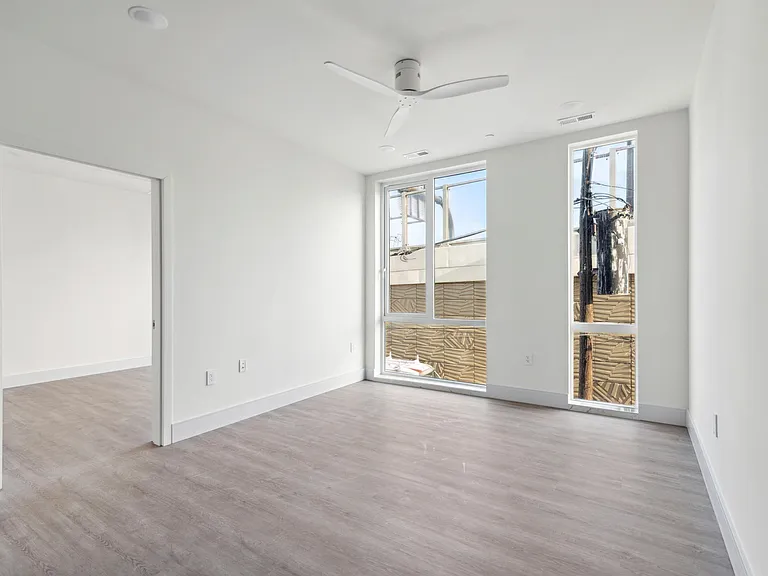 1221 E Fletcher St #310A — Photo 32