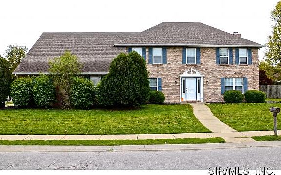 2nd image of 621 E Wesley Dr