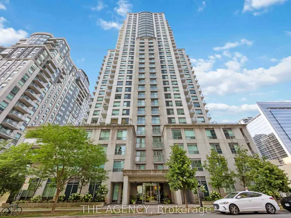 21 Hillcrest Ave #3001, Toronto, ON M2N 7K2