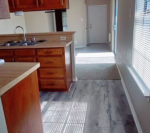 4th image of 601 & 603 Gardenview Cir #601