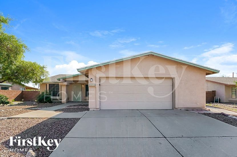 1st image of 8640 N Chinaberry Way