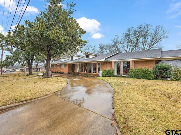 2311 Briarwood Dr, Jacksonville, TX 75766