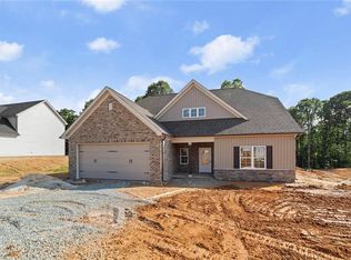667 Cedar Dr, Winston Salem, NC 27107
