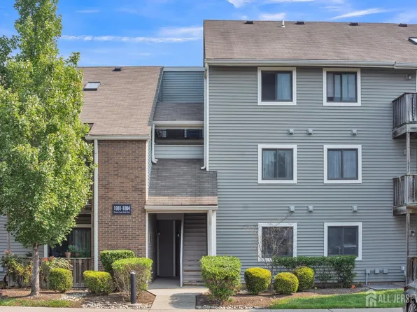1004 Ravens Crest Dr, Plainsboro, NJ 08536