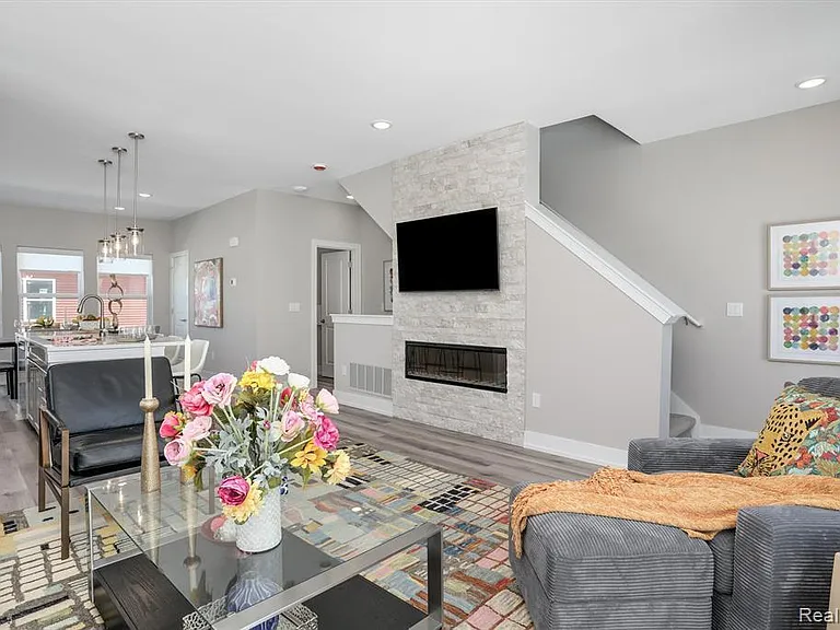4861 Lismore Ln — Photo 16