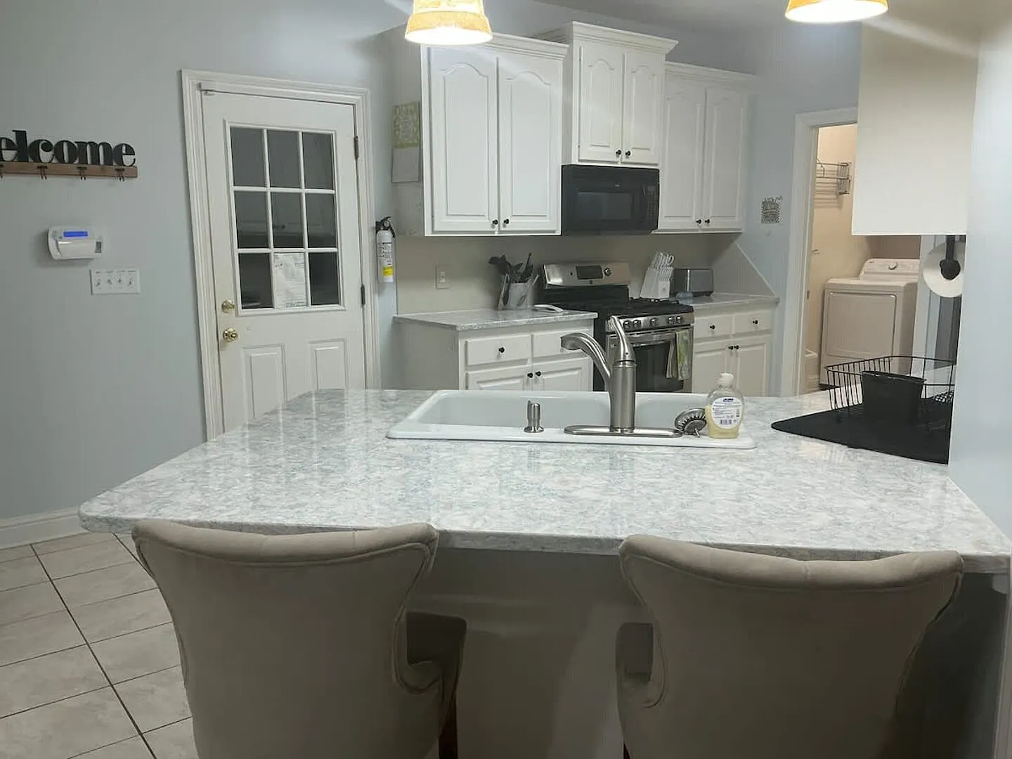 Spacious King Suite Home With Serene Patio — Photo 4