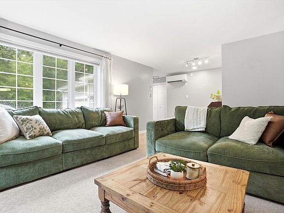 4th image of 127A Green Road