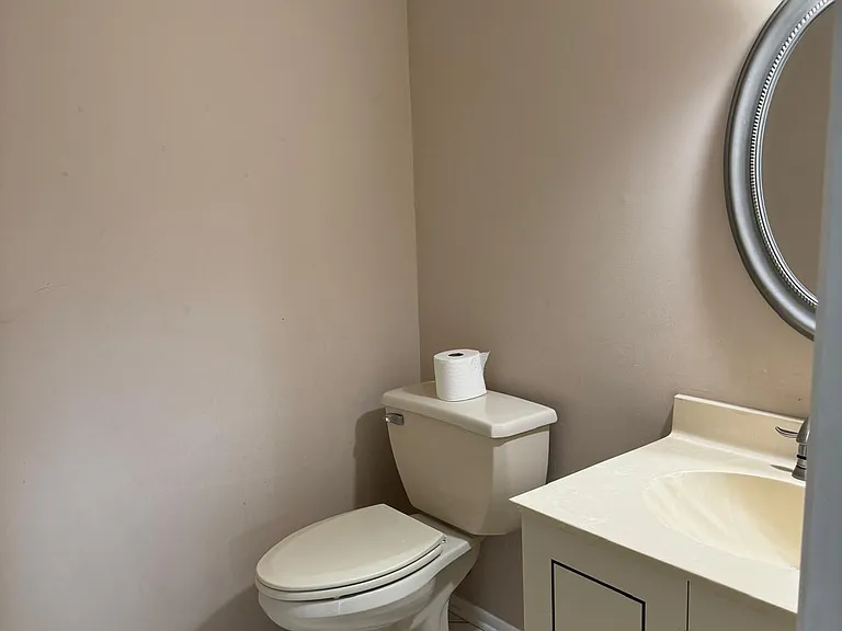 17 Westgate Dr #17 — Photo 10