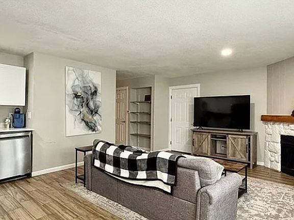 3rd image of 2521 Astrozon Cir