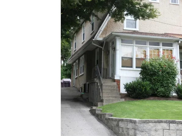 215 N Aberdeen Ave, Wayne, PA 19087