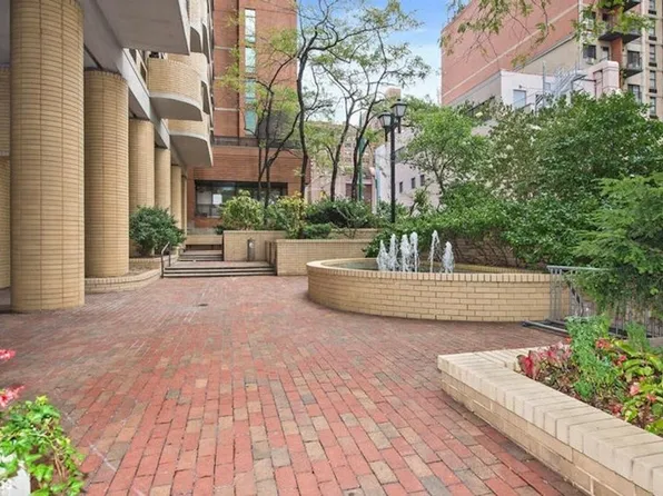 311 East 38th Street image 19 of 24