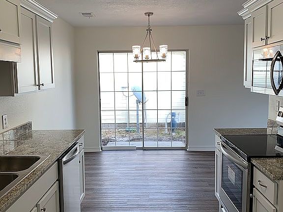 3rd image of 665 Jerrells Ave