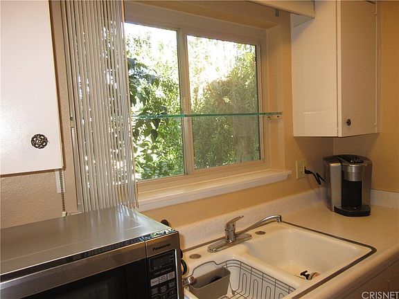 3rd image of 6021 Fountain Park Ln APT 1