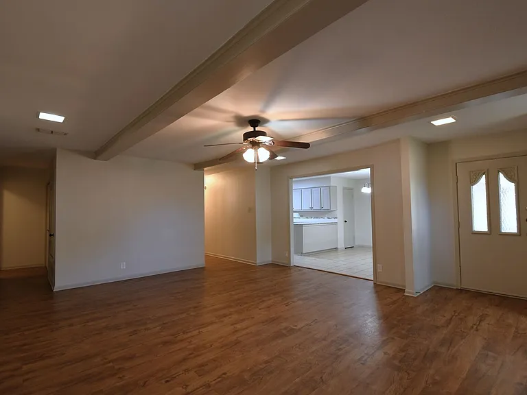 710 Kelli — Photo 4