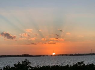 569 Bayshore Dr, Ellenton, FL 34222