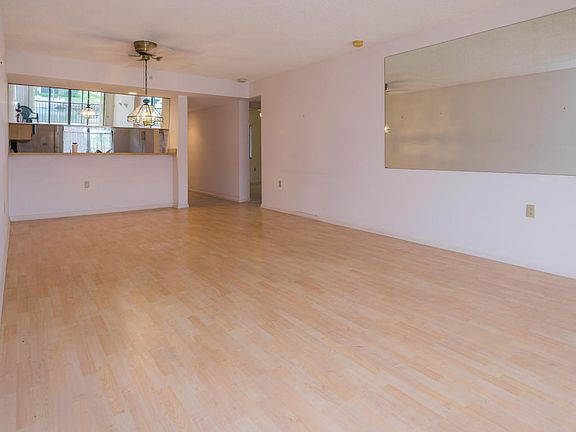5th image of 1301 Seafarer Cir APT 203