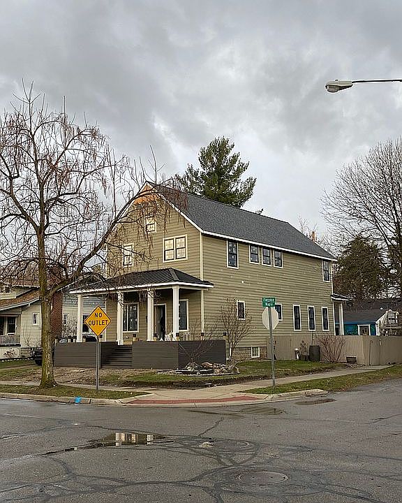 1st image of 717 Florence Ave