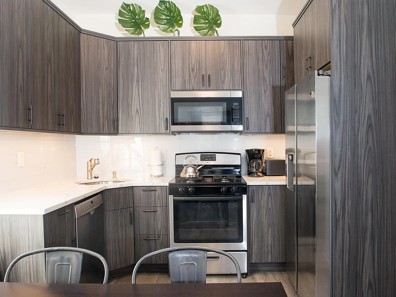 3 bed, 1080 sqft, $3,200 — Photo 2