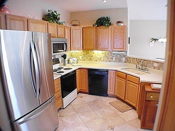 2nd image of 515 N Westmount Dr APT 3
