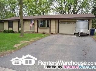 1028 Swift St S, Shakopee, MN 55379