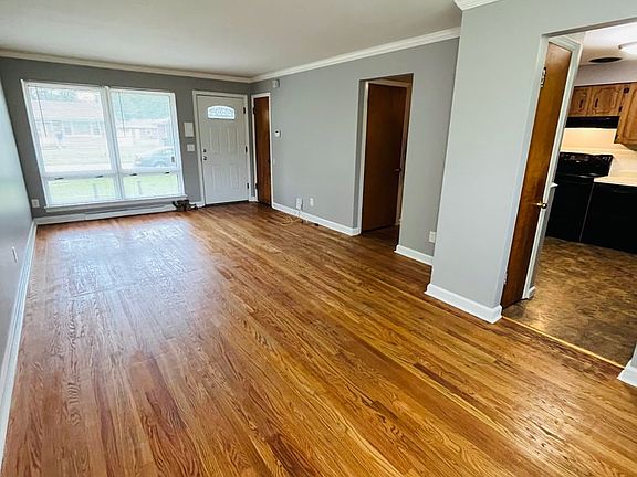 3rd image of 321 Royce Dr