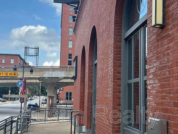 3rd image of 1004 Spruce St APT 509