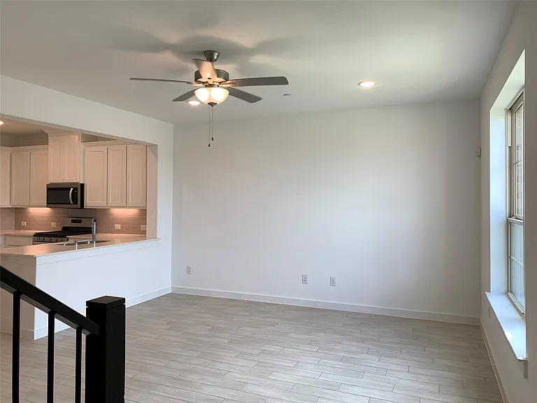5944 Ridgeline Dr — Photo 2