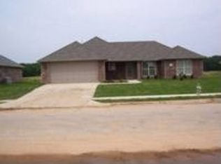 2327 Stonecrest Dr, Elkins, AR 72727