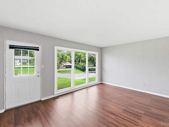 4th image of 9596 Pippin Rd