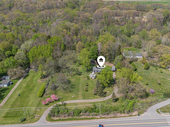3091 Territorial Rd, Benton Harbor, MI 49022