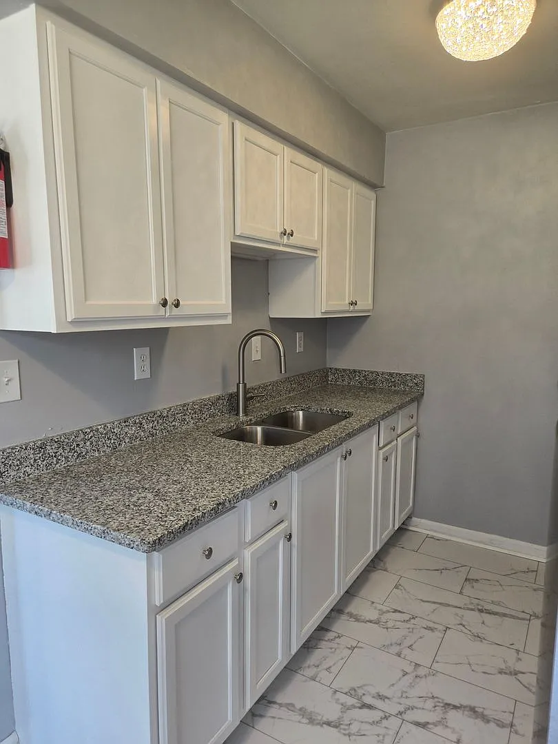 1009 Hannah St — Photo 4
