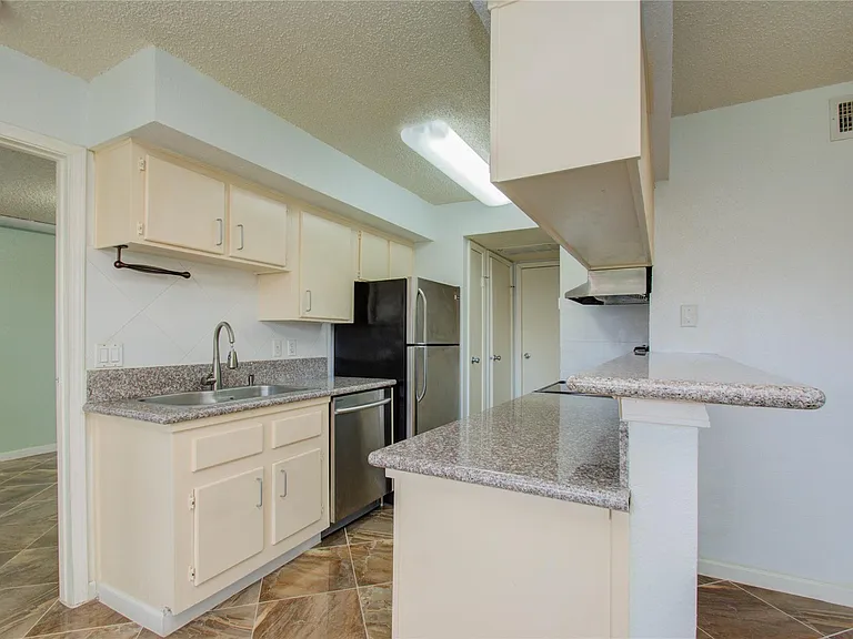 2750 Holly Hall St #1315 — Photo 18