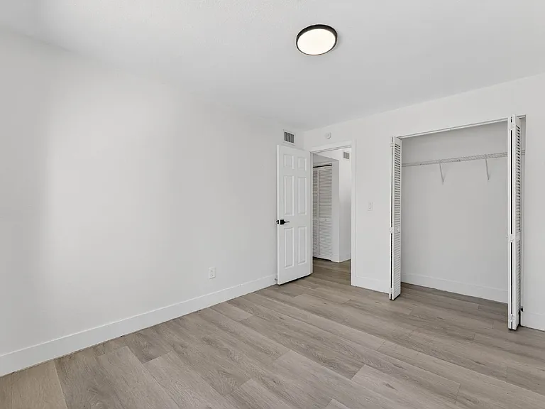 37 NW 59th St #4 — Photo 18