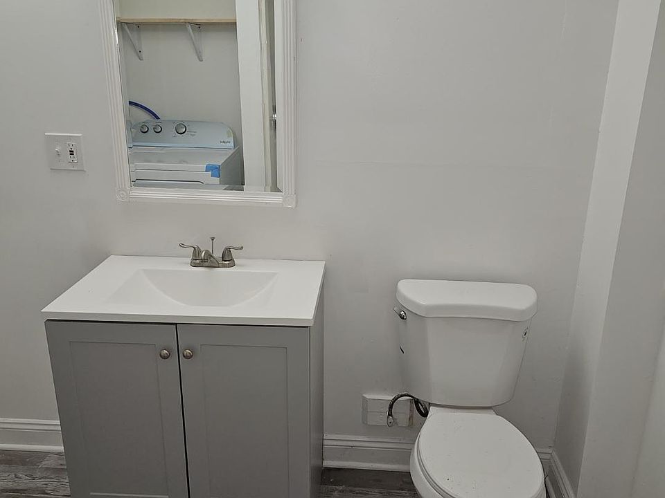 1st image of 14 Oakwood Ave Unit 2