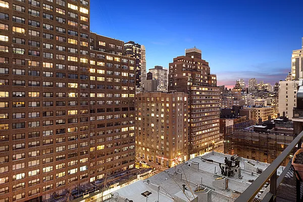 Sold by Nest Seekers International | media 9