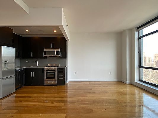 1st image of 180 Nassau St APT 8L