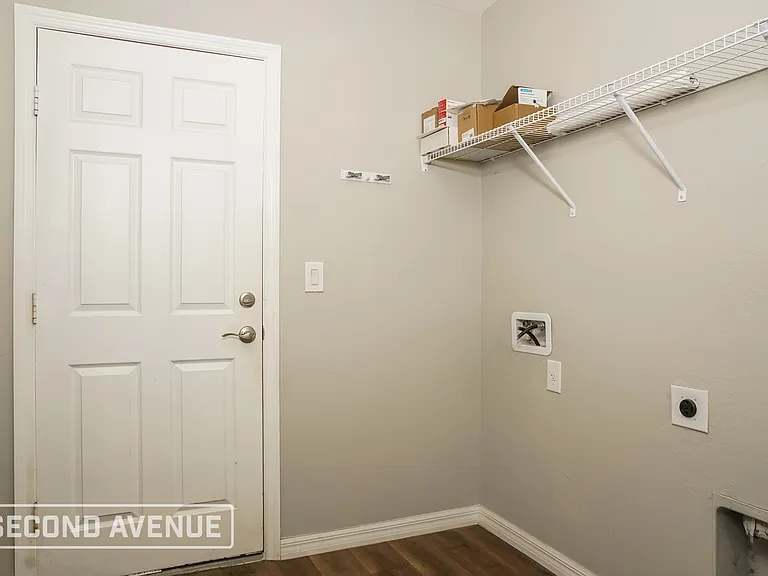 486 Hoffer St — Photo 20