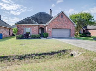 127 Legend Creek Dr, Youngsville, LA 70592
