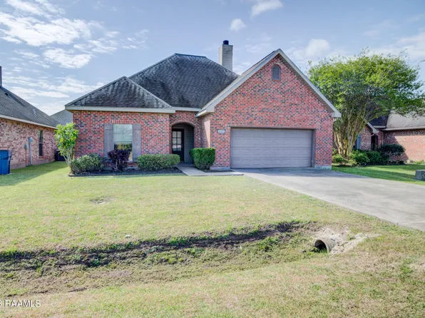 127 Legend Creek Dr, Youngsville, LA 70592